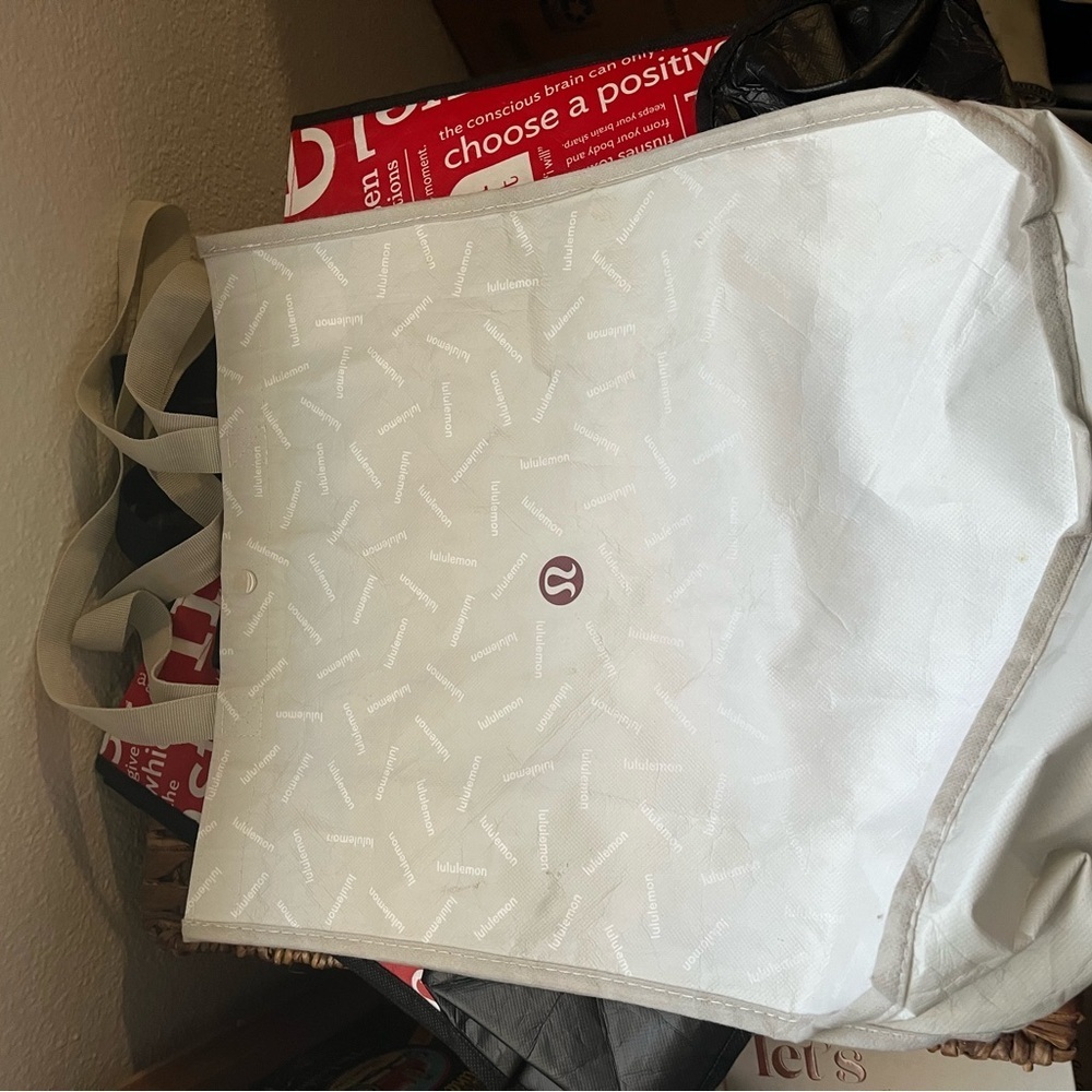 Lot of 4 Lululemon Reusable Tote bags Small Medium and Large various styles - Picture 4 of 6